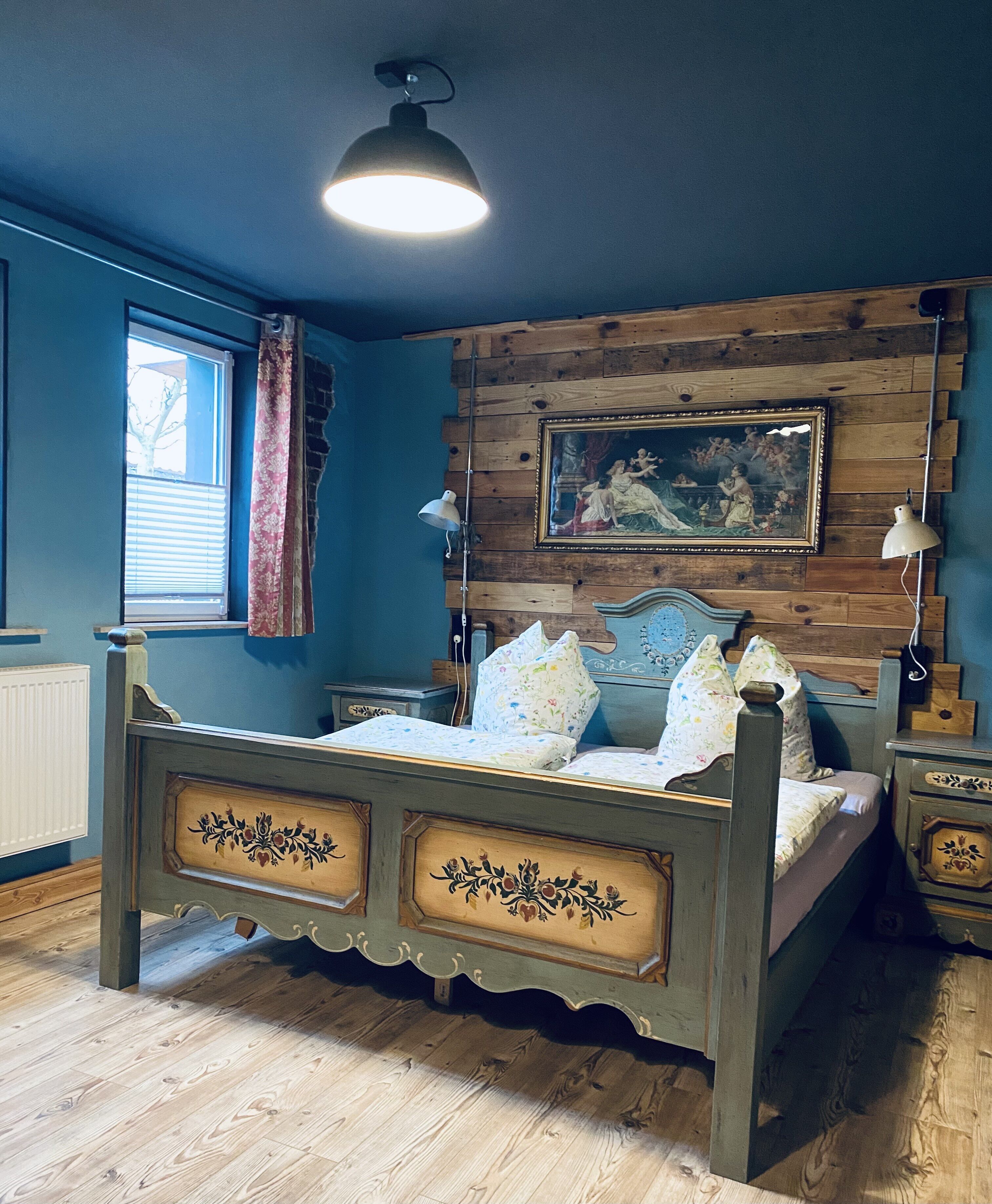 3 chambres, coffres-forts dans les chambres, lit parapluie