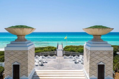 FALL SALE!!! Luxury 30A Condo, Corner Top Floor, Balcony, Pool, Steps 2 Rosemary
