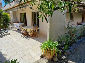 Outdoor dining - 2 room garden level, large terrace - Swimming pool (Vence)