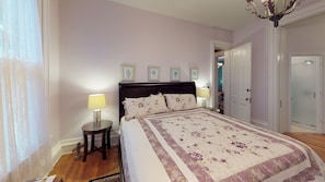 1 habitación, tabla de planchar con plancha, wifi gratis y ropa de cama
