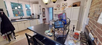 Hyde House Lilac Suite near Hocking Hills, Ohio University, Athens & Logan