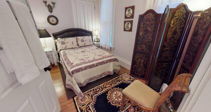 Hyde House Lilac Suite near Hocking Hills, Ohio University, Athens & Logan