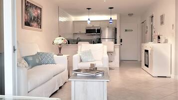 Apartemen, 1 Tempat Tidur King, pemandangan laguna | Area keluarga