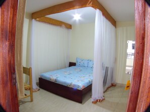 Executive Double Room, Non Smoking | Desk, free WiFi, bed sheets - The Fontage Hotel (Mlolongo)