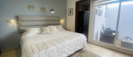 2 chambres, fer et planche à repasser, accès Internet, draps fournis