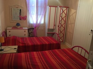 2 Schlafzimmer, Bügeleisen/Bügelbrett, Reisekinderbett, kostenloses WLAN