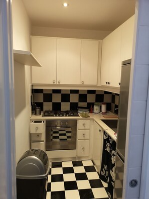 Fridge, microwave, oven, stovetop - Casa Zara Sorrento, the perfect apartment to discover the beauties of Sorrento (Sorrento)