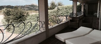 Charme en Sardaigne avec piscine et jacuzzi.