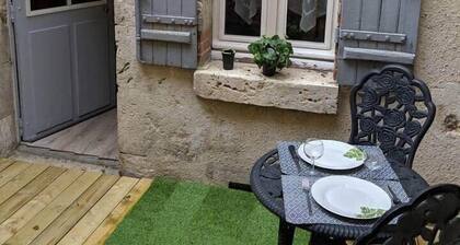 Apartment with private courtyard in the heart of Blois 2