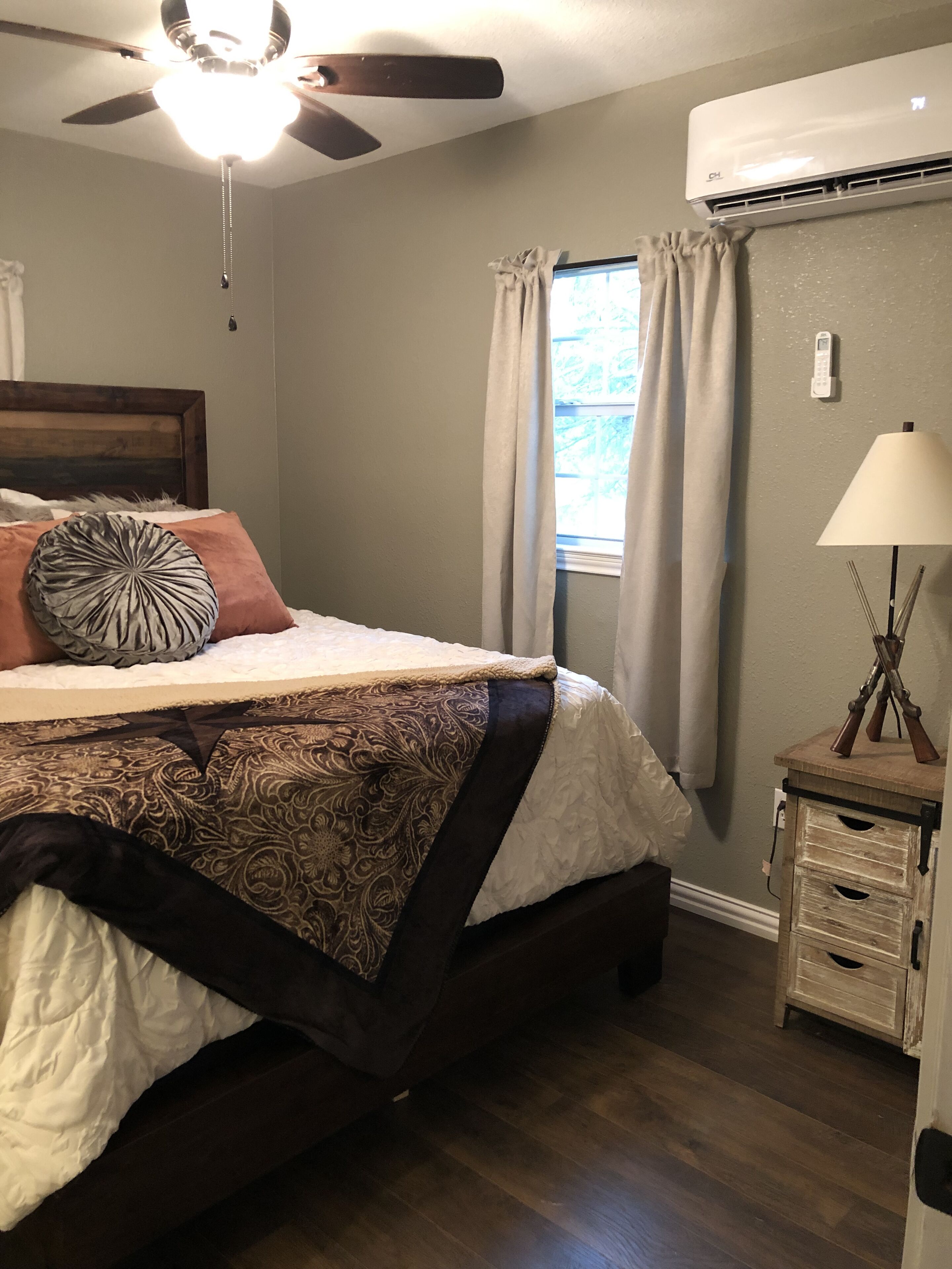 1 soverom, strykejern/-brett, wi-fi (inkludert) og sengetøy