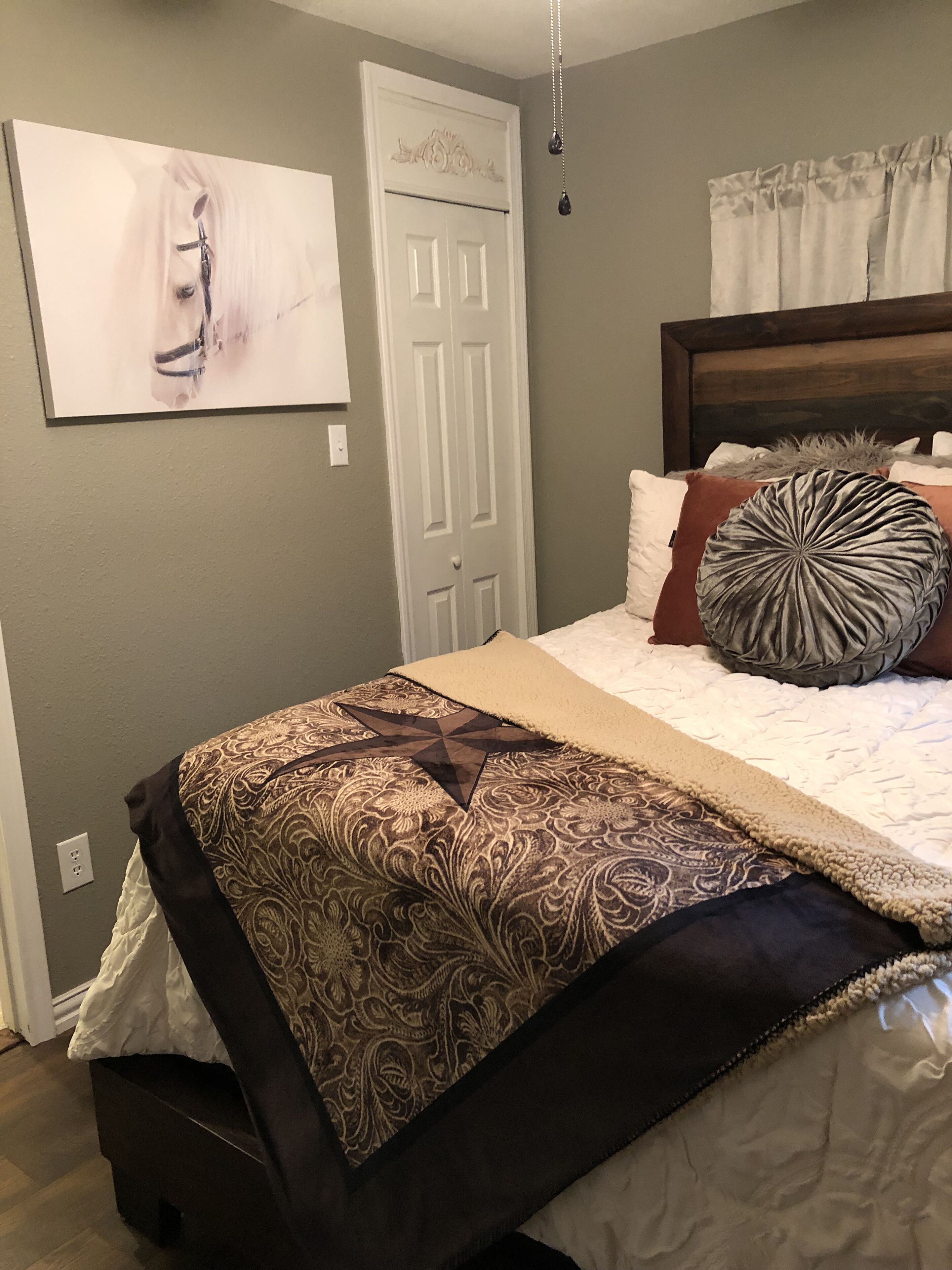 1 habitación, tabla de planchar con plancha, wifi gratis y ropa de cama 