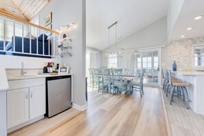 Interior - Amazing Water Views, Short Walk to Duck and Beach! (Duck)