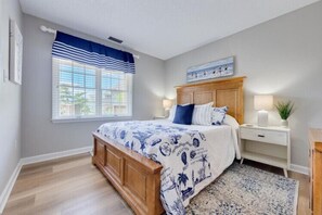 4 soverom, strykejern/-brett, wi-fi (inkludert) og sengetøy