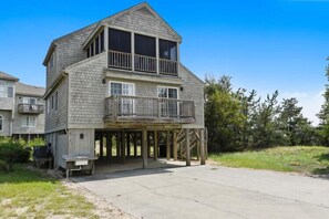 Exterior - Amazing Water Views, Short Walk to Duck and Beach! (Duck)
