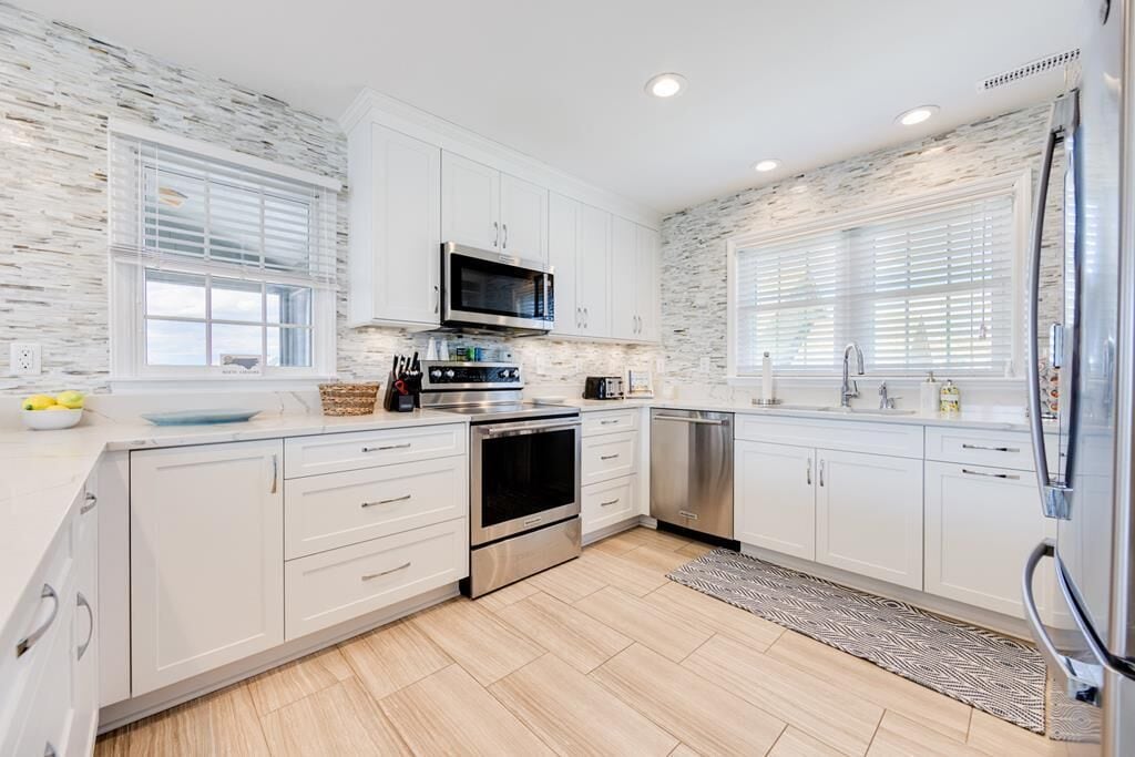 Rentaplats i utensilis de cuina, vaixella i coberteria 