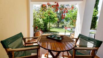 Vila, 3 quartos, vista para o mar | Terraço/pátio