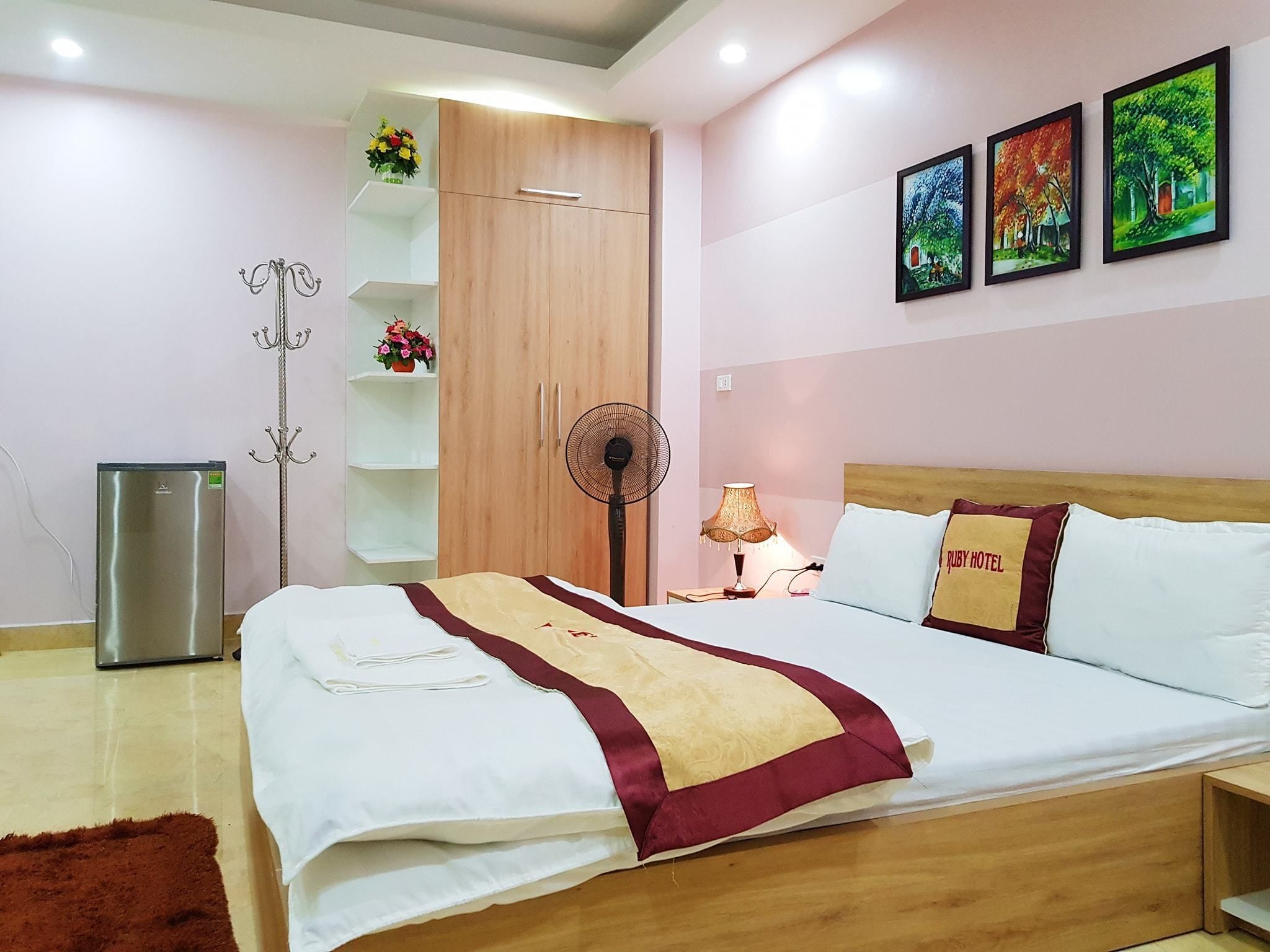 Minibar, desk, soundproofing, free WiFi