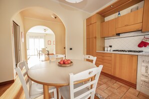 Dining - Maranello Lodge & Motors 2 Km from Maranello (Mo) - CIN: IT036019C2QTEPQQW4 (Pozza)