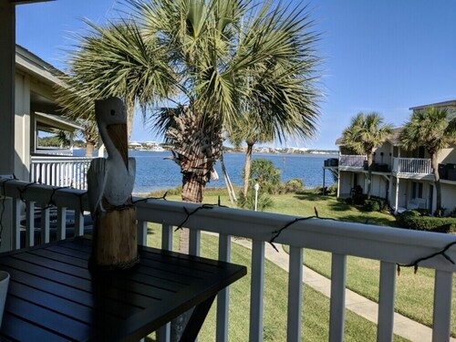 Gorgeous waterfront condo steps from the beach!
