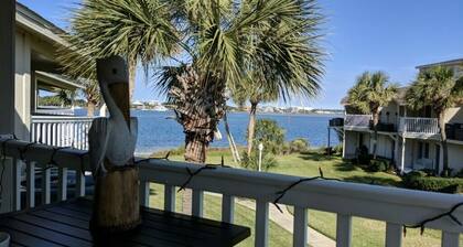 Precioso, condominio frente al mar en Villa Sabine! Justo al otro lado de la calle de la playa.