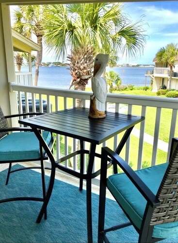 Gorgeous waterfront condo steps from the beach!