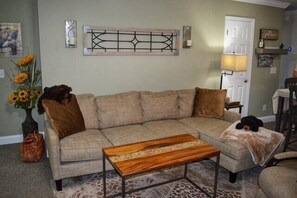 Smart TV, fireplace, books - Wonderful Condo, Fish, play and enjoy the River in Helen! (Helen)