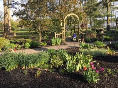 Nancy’s Touch, A Waterfront Paradise!