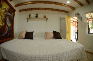 4 室のベッドルーム、WiFi、ベッドシーツ