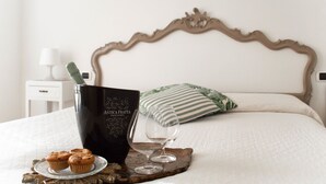 Comfort Room, Garden View | Premium bedding, down duvets, free WiFi, bed sheets - La Stagione dell'Arte Bed and Breakfast (Massarosa)