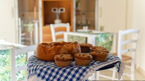 Daily buffet breakfast for a fee - La Stagione dell'Arte Bed and Breakfast (Massarosa)