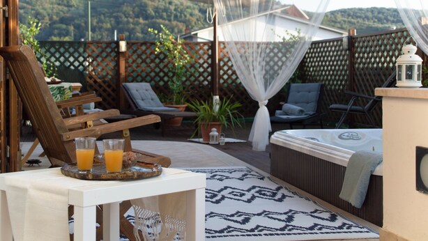 Exterior detail - La Stagione dell'Arte Bed and Breakfast (Massarosa)