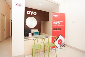 Reception - Hotel O Menjangan Residence at Citraland 1 (Surabaya)