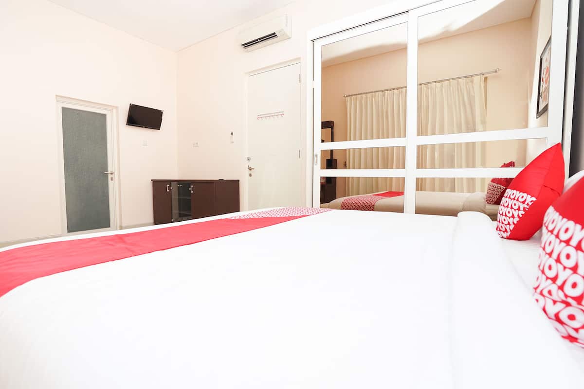 Een bureau, geluiddichte muren, gratis wifi, beddengoed