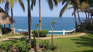 Classic Bungalow, Ocean View (Master) | Terrace/patio