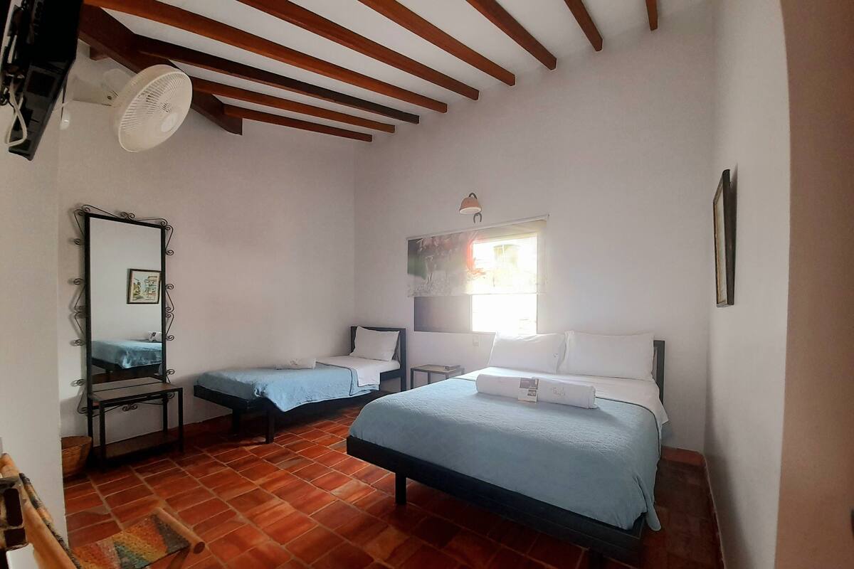 Minibar, free WiFi, bed sheets