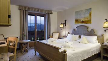 Phòng đôi Tiêu chuẩn (Zugspitz Doppelzimmer) | Minibar, két bảo mật tại phòng