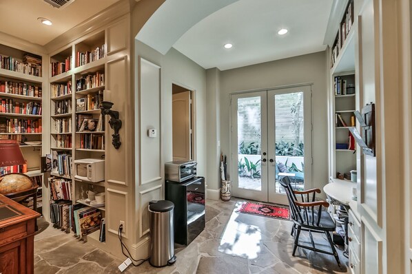 Interior - Artist’s Library; Private Swimming Pool in River Oaks Area (Houston)