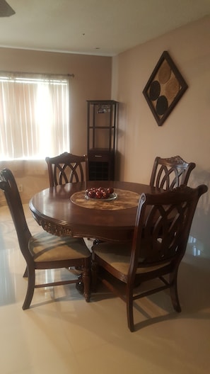 Interior - Beautiful home in the quiet neighborhood (Coral Springs)