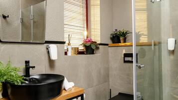 Luxury Double Room, Balcony | Bathroom