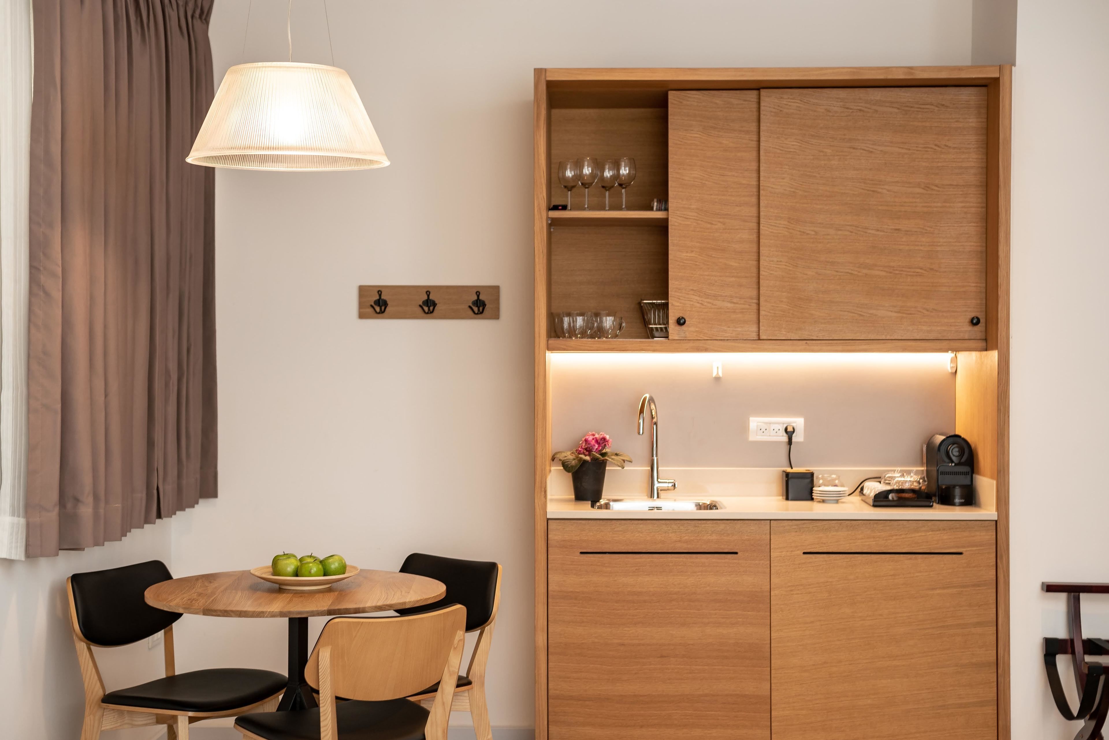 family room, city view | private kitchen | mini-fridge, microwave, espresso maker, electric kettle