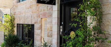 Fachada de la propiedad