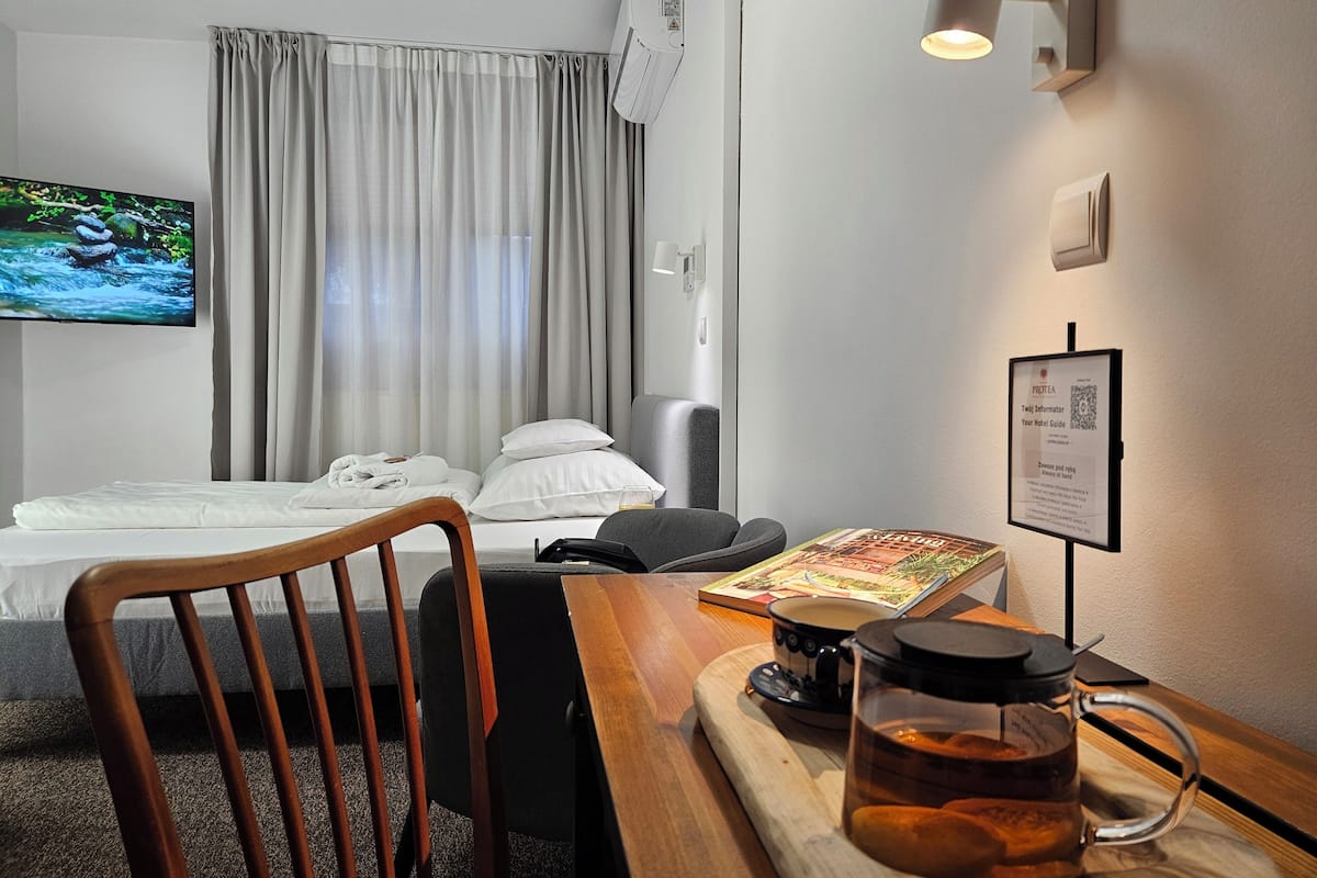 Business Single Room | Premium bedding, memory-foam beds, individually decorated