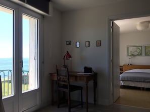 1 chambre, fer et planche à repasser, Wi-Fi gratuit, draps fournis