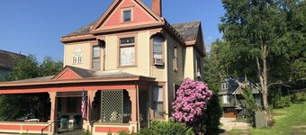 Historic Primrose Bed & Breakfast Nelsonville!