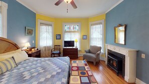 1 habitación, tabla de planchar con plancha, wifi gratis y ropa de cama 