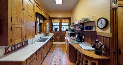 Lane Room in Historic Primrose Bed & Breakfast in downtown Nelsonville!