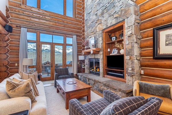 TV - Stunning Vacation Rental with Ski-in Ski-out Access (Mountain Village)