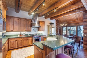Fridge, microwave, oven, stovetop - Stunning Vacation Rental with Ski-in Ski-out Access (Mountain Village)