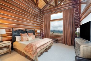 4 bedrooms, iron/ironing board, WiFi, bed sheets - Spacious 4 Bedroom Villa with Ski-in Ski-out Access (Mountain Village)