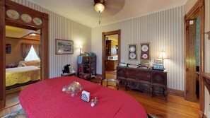 1 غرفة نوم ومكواة/لوح كي وواي فاي مجانًا وملاءات أسرّة